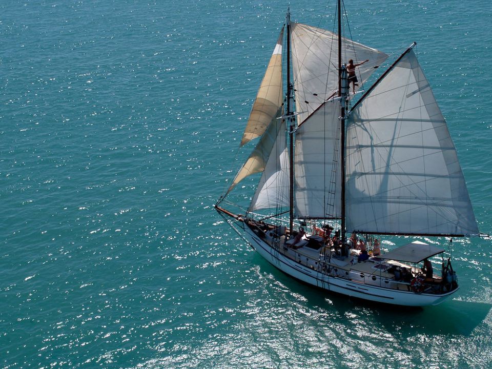 a small boat in a body of water